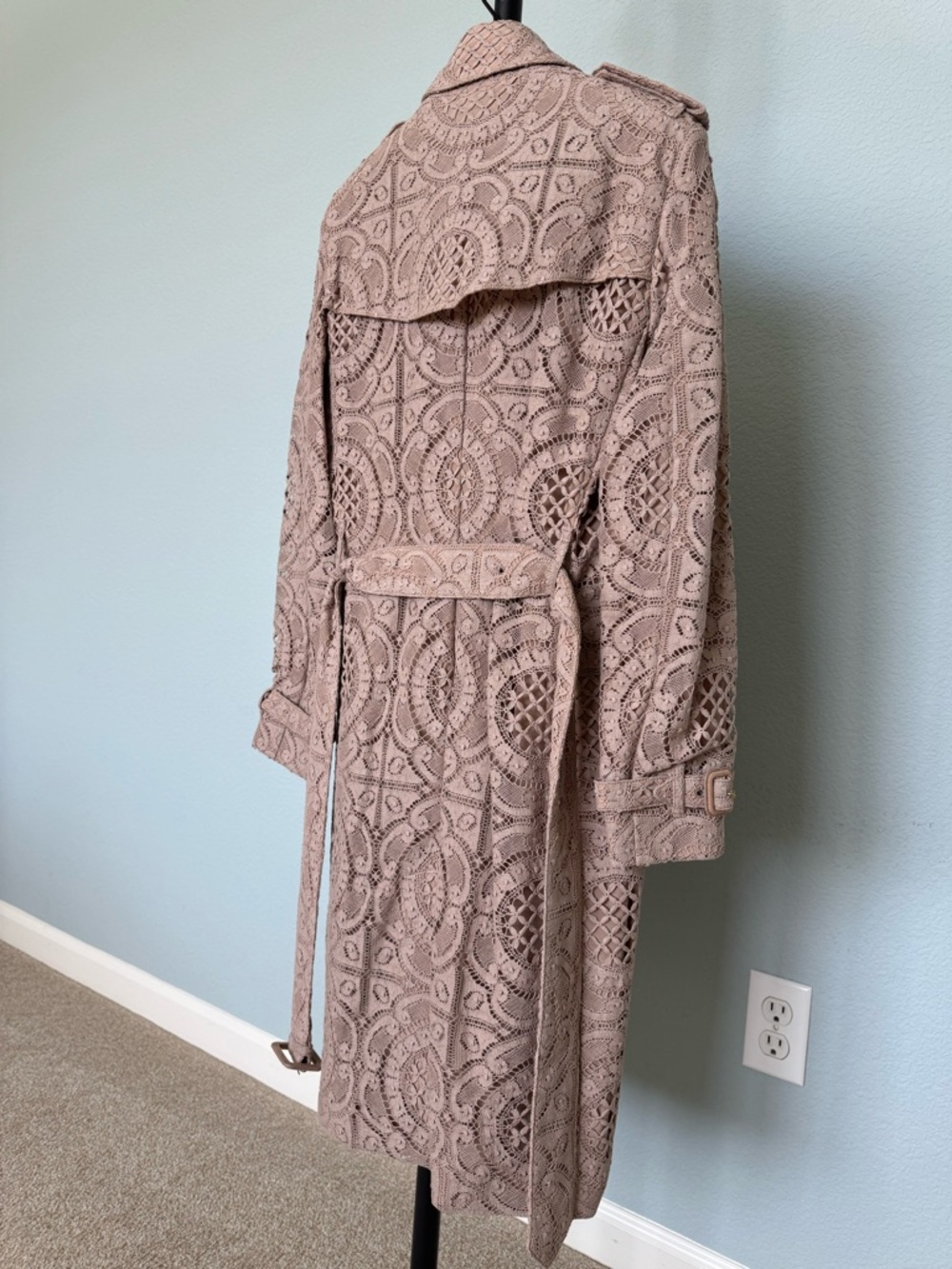 Burberry Lace Overlay Double-Breasted Trench Coat in Dusty Rose - Picture 4 of 12